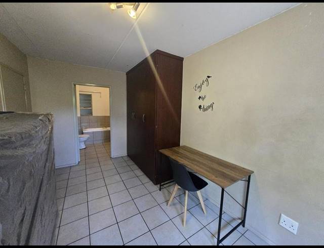 2 BEDROOM PROPERTY TO RENT IN BRAAMFONTEIN